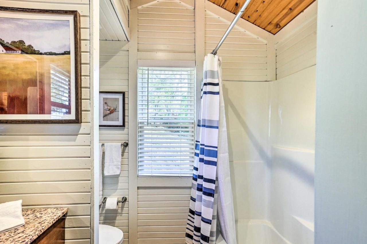 Sunny Hill Cottage Dry Ridge Escape With Deck! 외부 사진